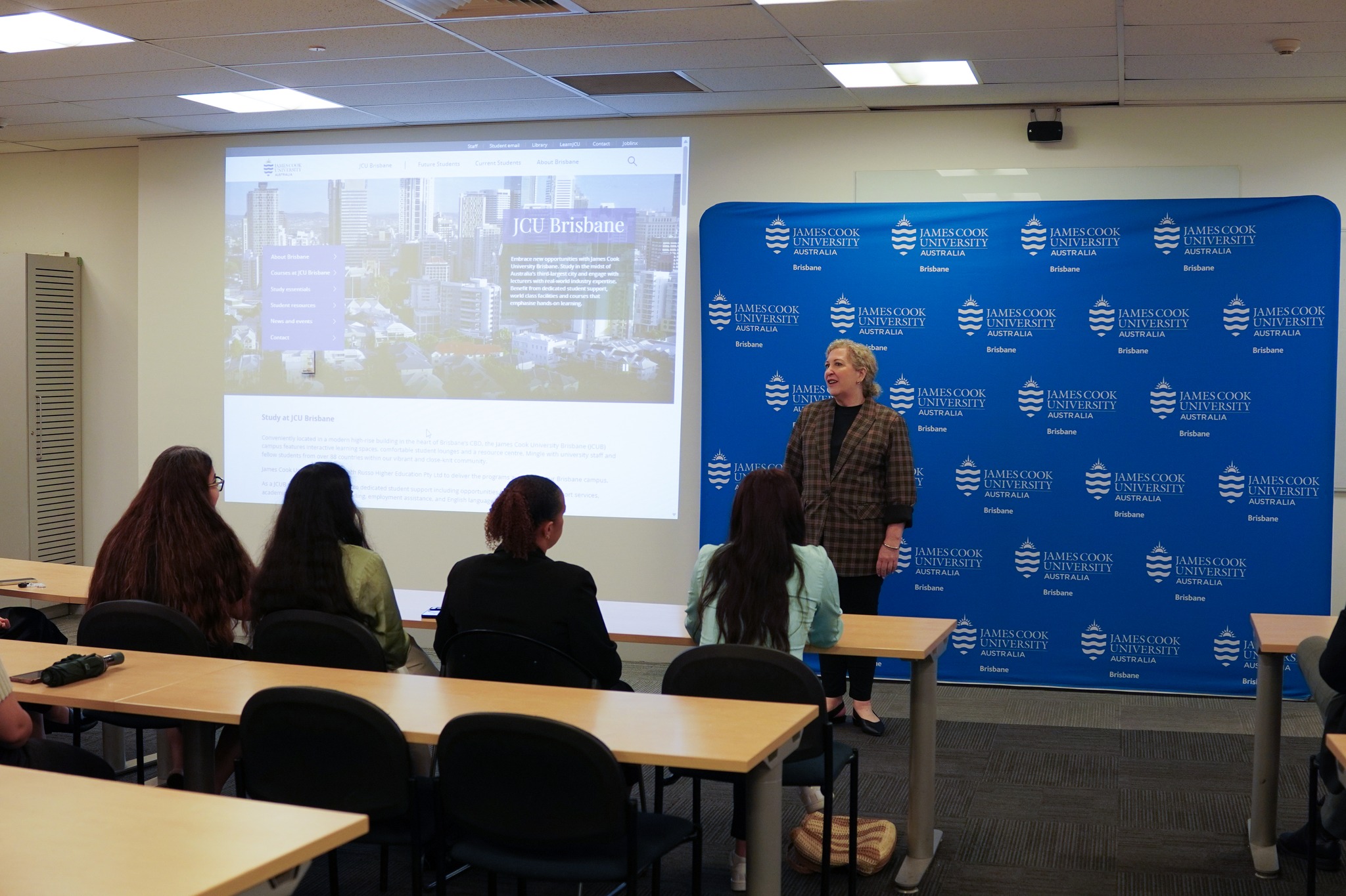 Cairns (Nguma-bada & Bada-jali)