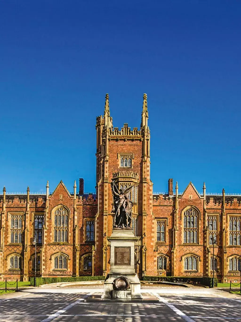Queen's University Belfast — INTO