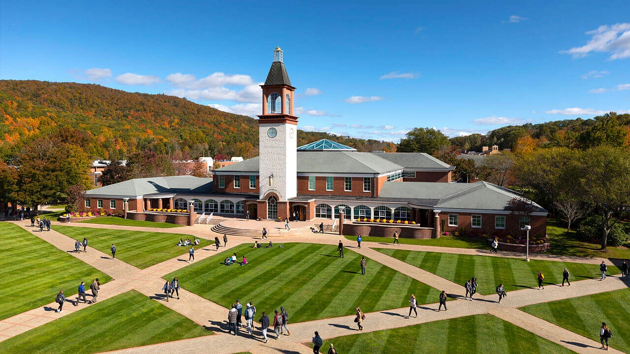 Quinnipiac University (QU) – INTO