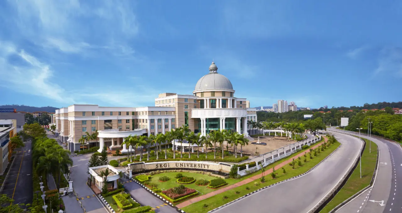 SEGi University